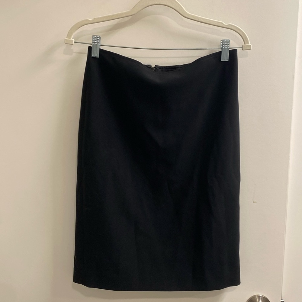 St. John women’s Caviar skirt